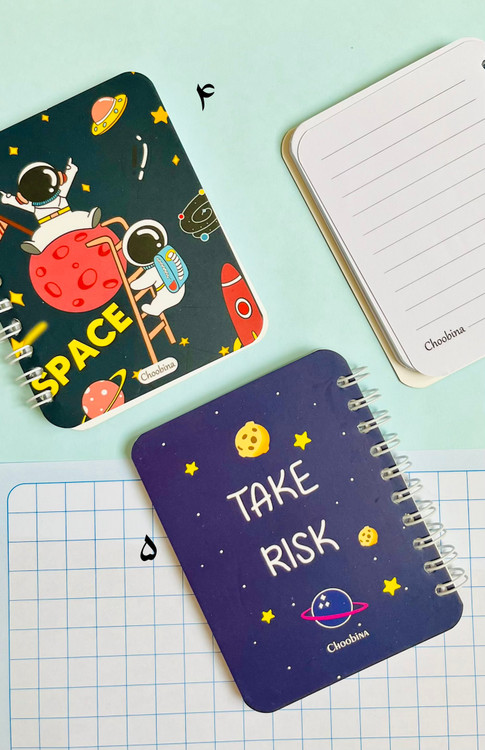 نمای داخلی دفترچه فضانورد